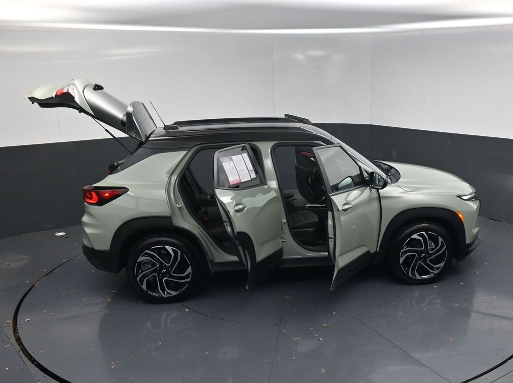 Used 2024 Chevrolet TrailBlazer RS w/ Driver Confidence Package image 24