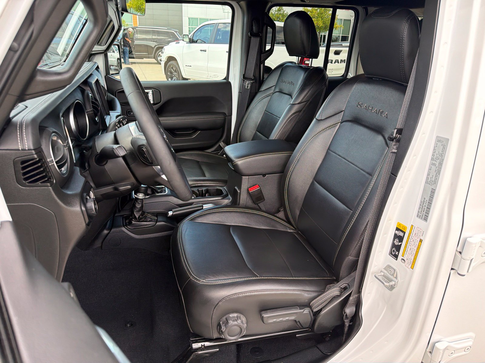Used 2023 Jeep Wrangler Unlimited Sahara w/ Safety Group AWD/4WD image 14