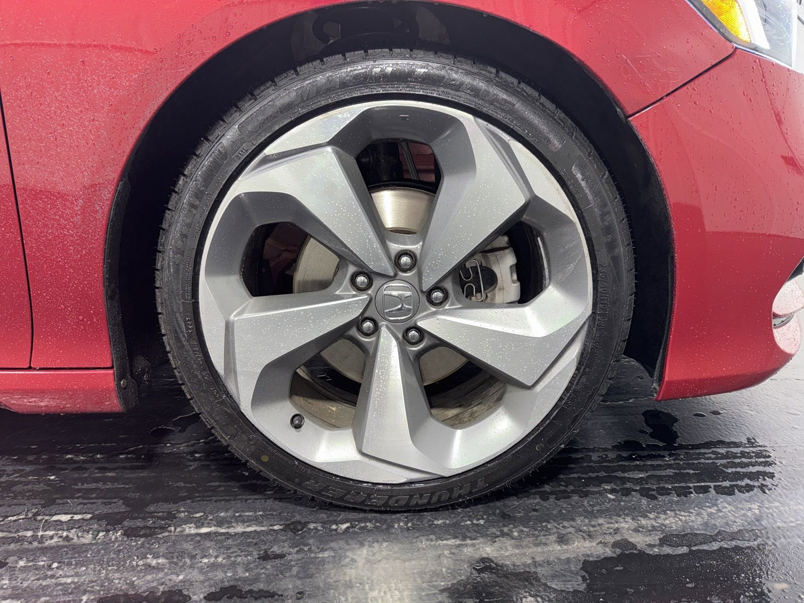 Used 2018 Honda Accord Touring image 9