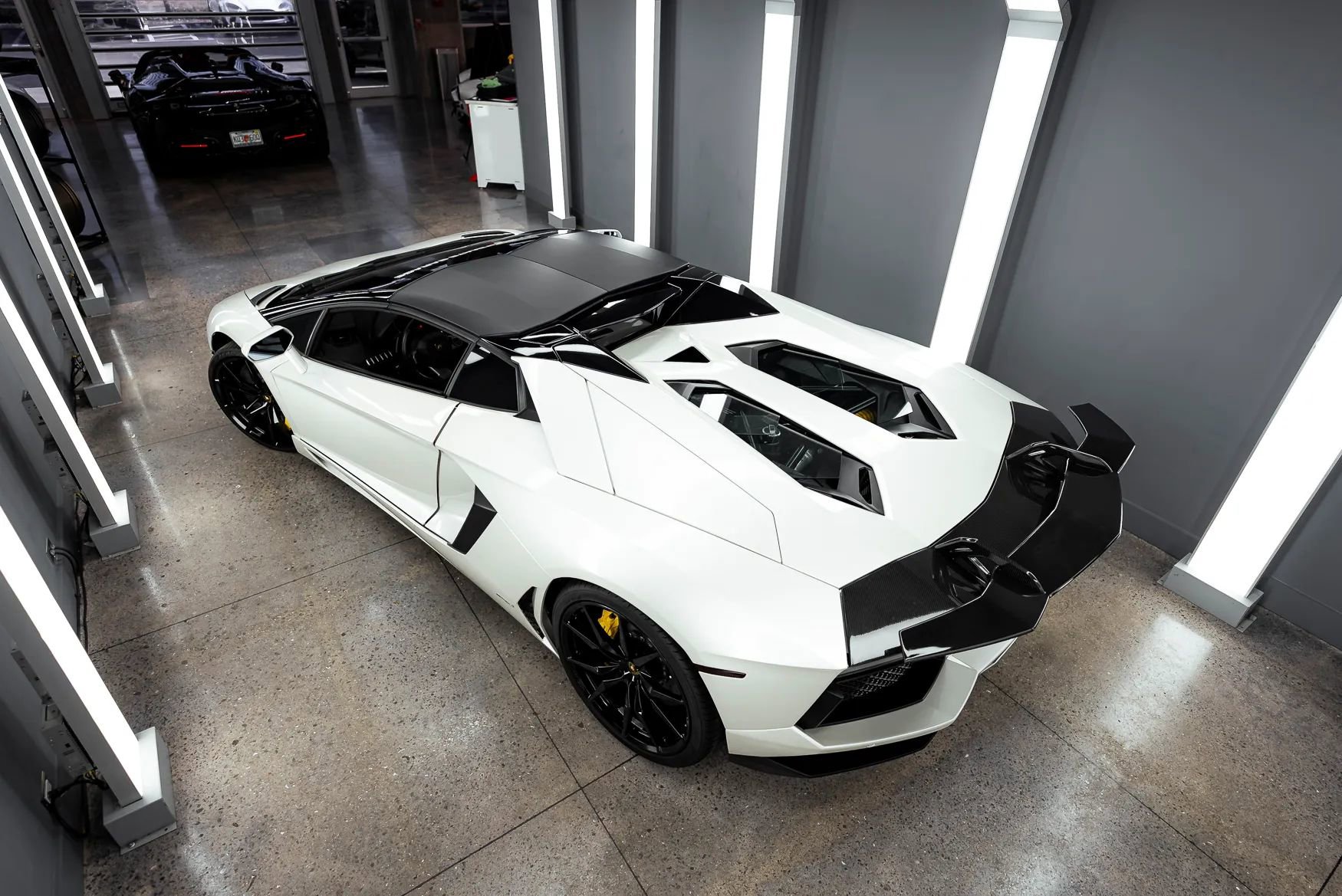 Used 2016 Lamborghini Aventador LP 700-4 image 41