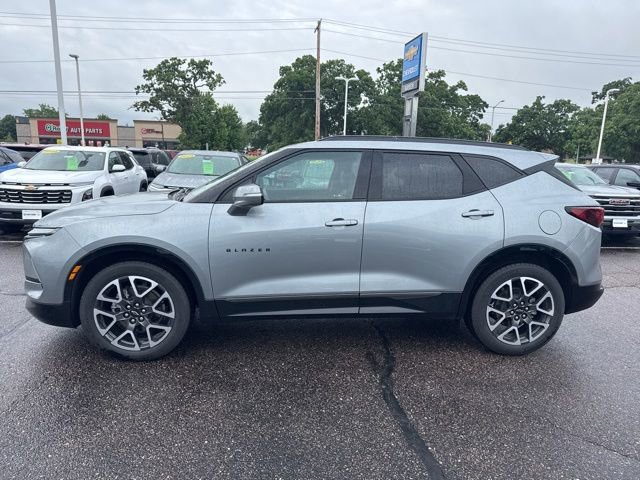 Used 2025 Chevrolet Blazer RS w/ Enhanced Convenience Package AWD/4WD image 4