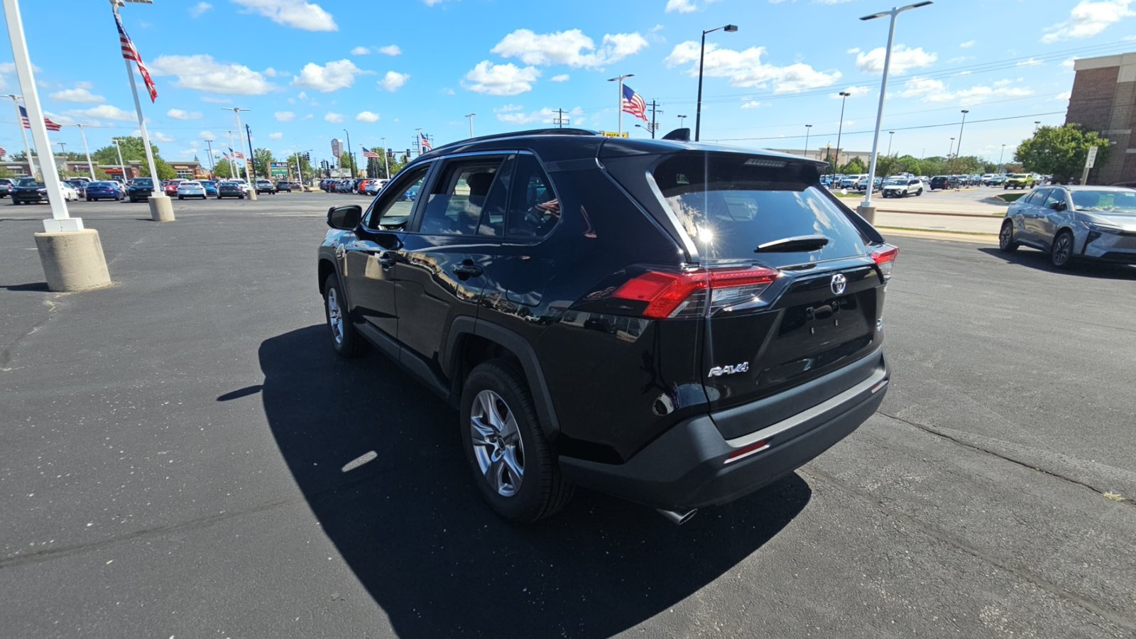 Certified 2025 Toyota RAV4 XLE AWD/4WD image 5