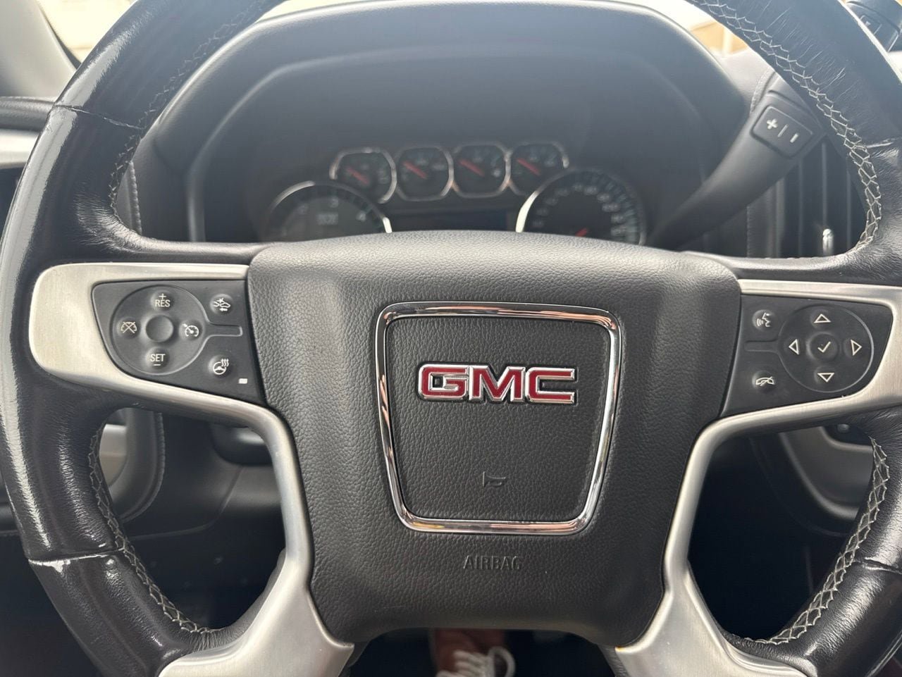 Used 2018 GMC Sierra 1500 SLT w/ Enhanced Driver Alert Package RWD image 10