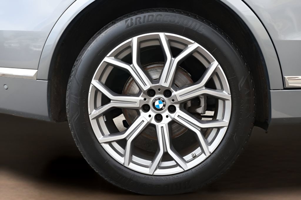 Used 2025 BMW X7 xDrive40i image 43