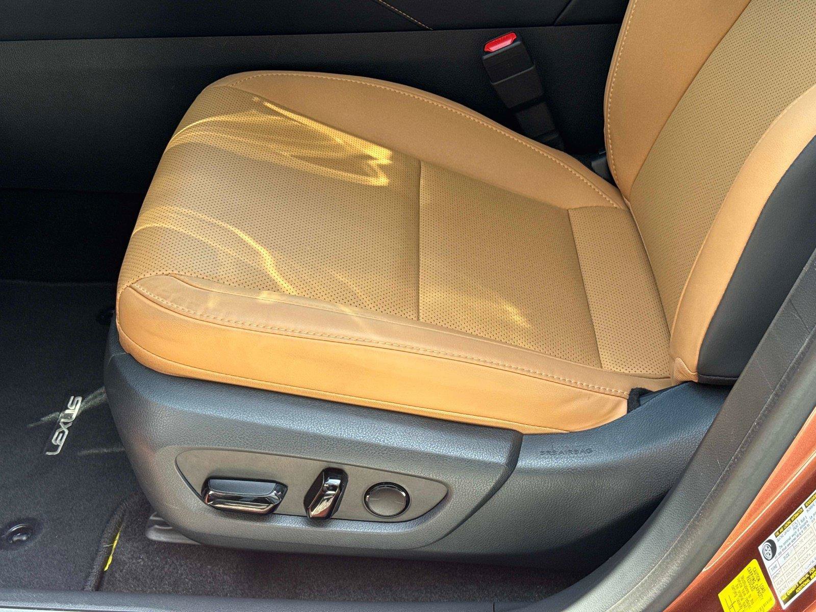 Used 2025 Lexus RX 350 Premium w/ Accessory Package (Z1) FWD image 21