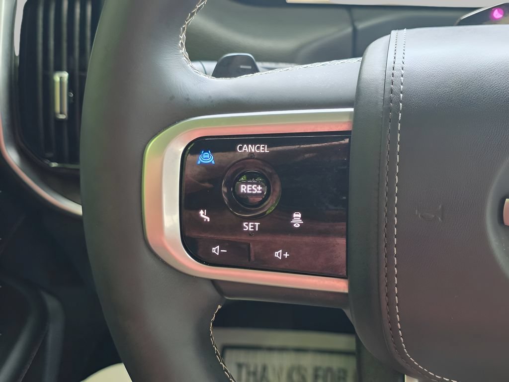 Used 2025 Nissan Armada Platinum Reserve AWD/4WD image 24