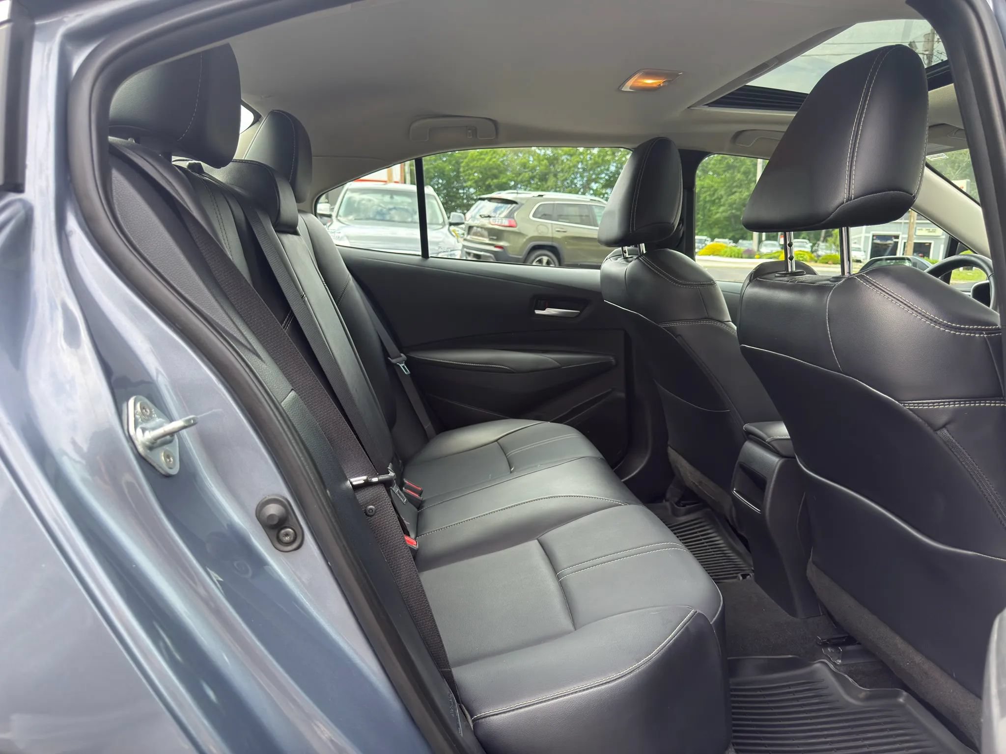Used 2021 Toyota Corolla XLE FWD image 21
