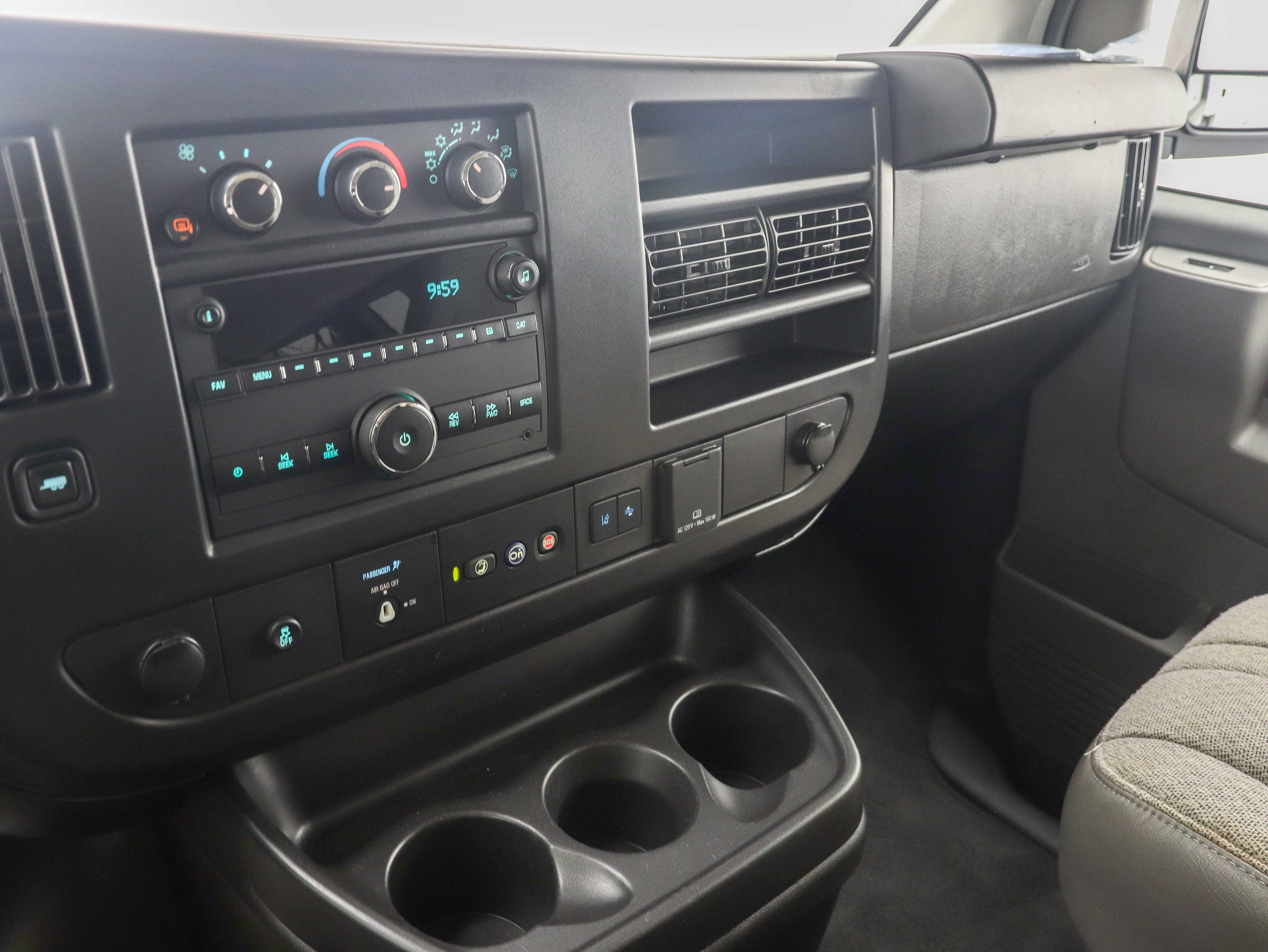 Used 2025 Chevrolet Express 3500 LT w/ LT Preferred Equipment Group RWD image 17