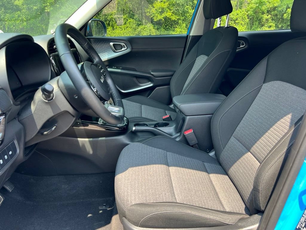 Used 2025 Kia Soul EX FWD image 17