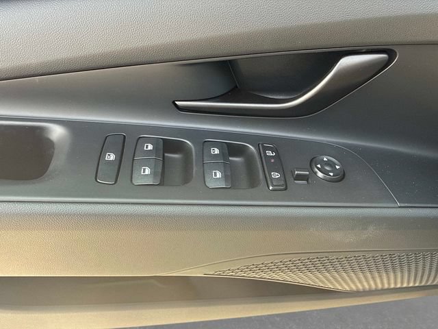 New 2026 Hyundai Elantra SEL FWD image 12