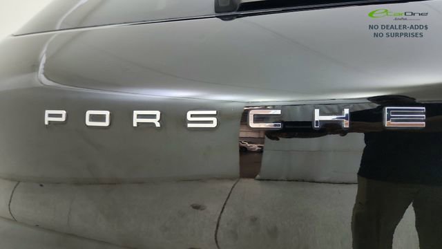 Used 2018 Porsche Macan AWD/4WD image 17