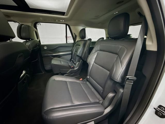 Used 2025 Lincoln Navigator Reserve image 26