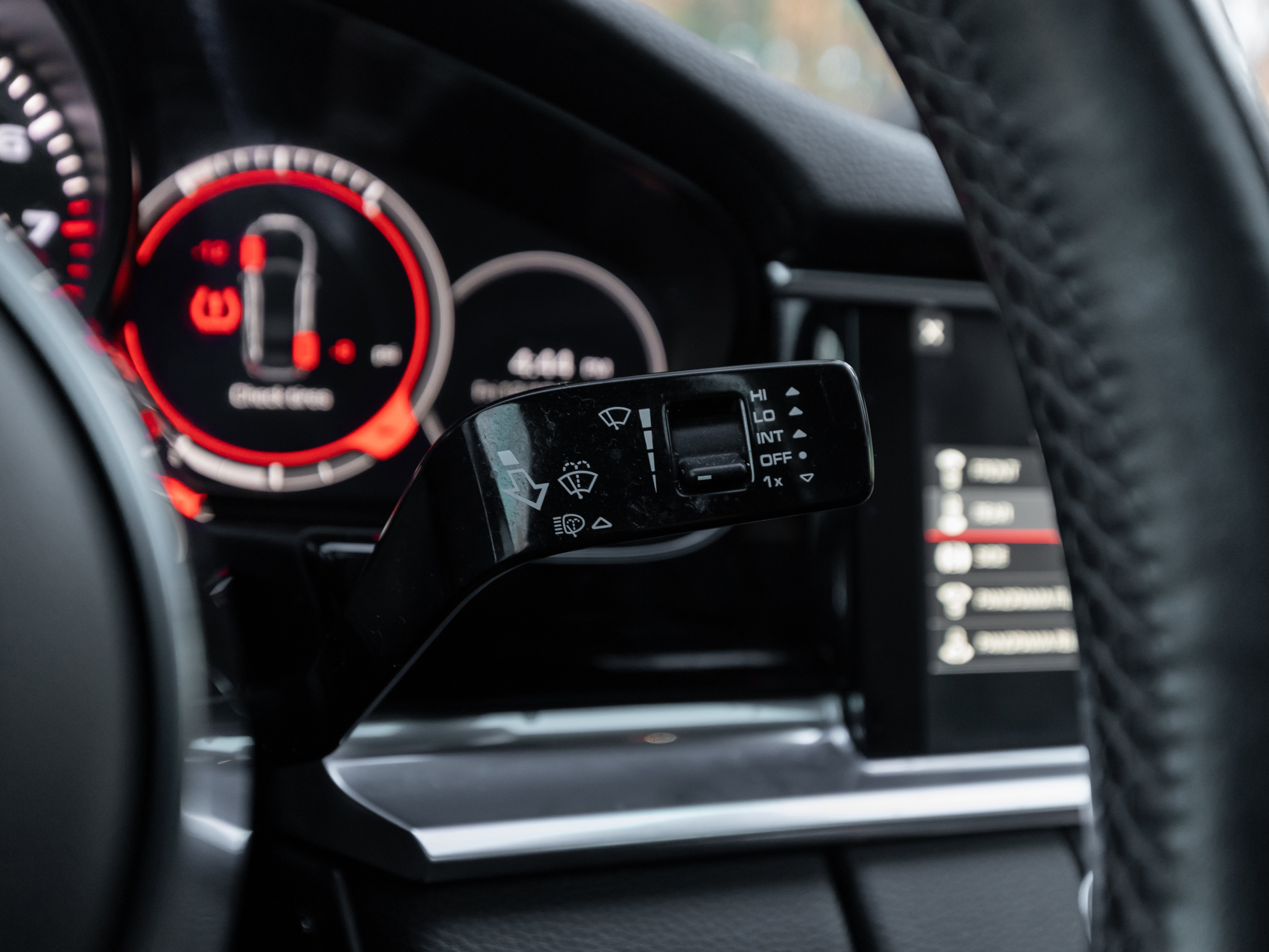 Used 2017 Porsche Panamera image 72