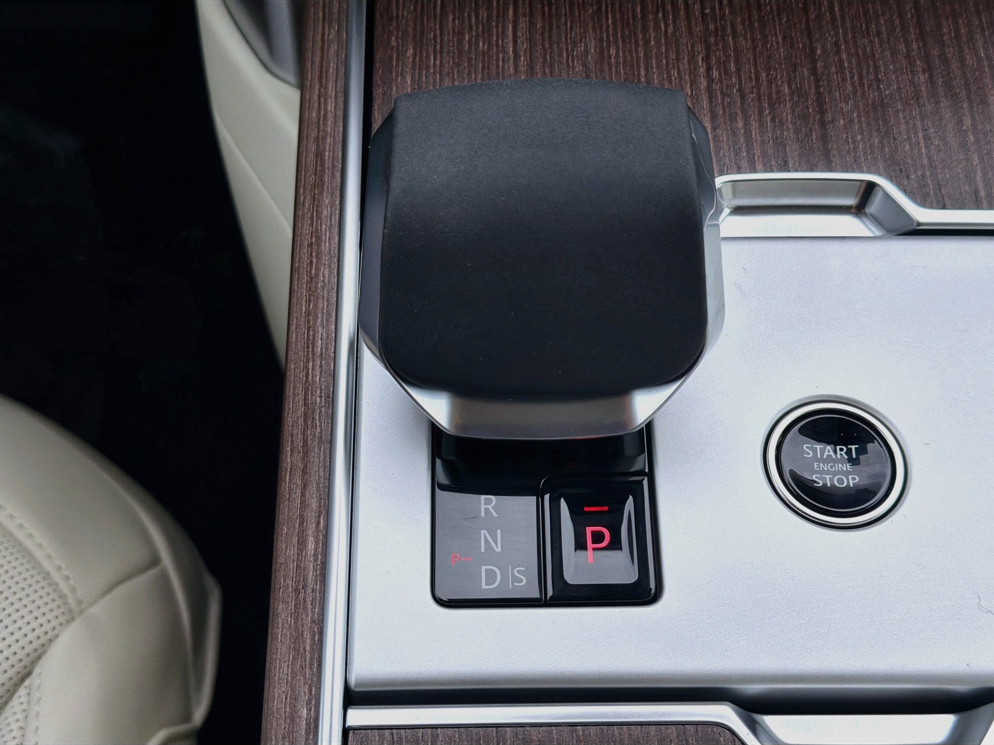 New 2026 Land Rover Range Rover SE AWD/4WD image 30