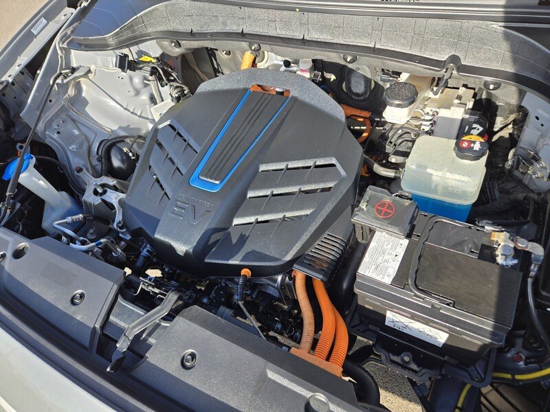 Used 2021 Hyundai Kona Limited w/ Cargo Package FWD image 16