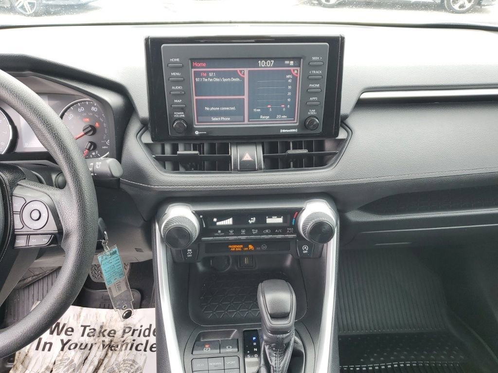 Used 2021 Toyota RAV4 LE image 17