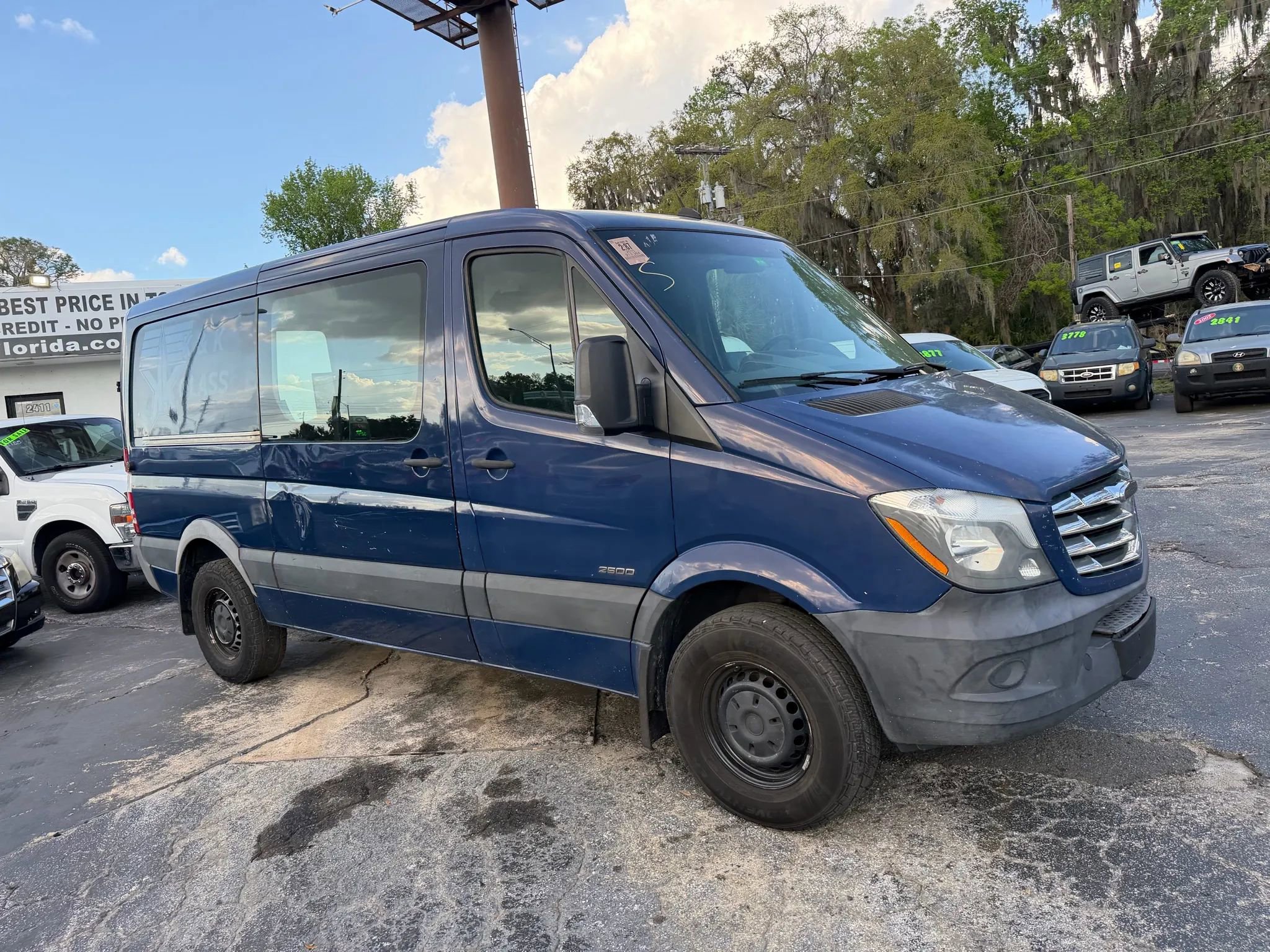Used 2015 Freightliner Sprinter 2500 w/ Rear Window Package image 4