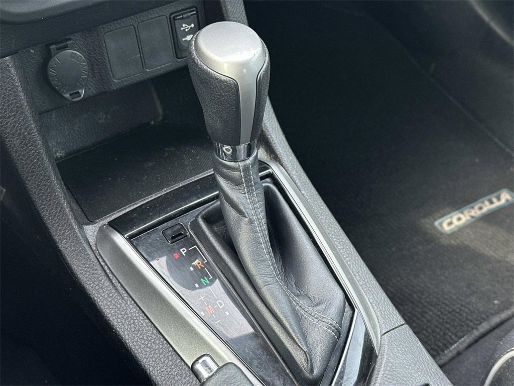 Used 2015 Toyota Corolla S image 31