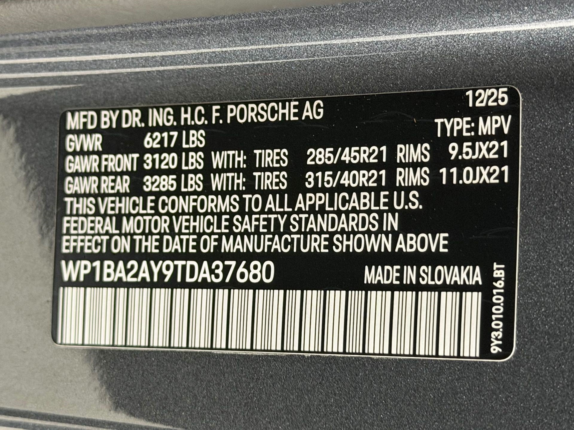Certified 2026 Porsche Cayenne Coupe AWD/4WD image 28