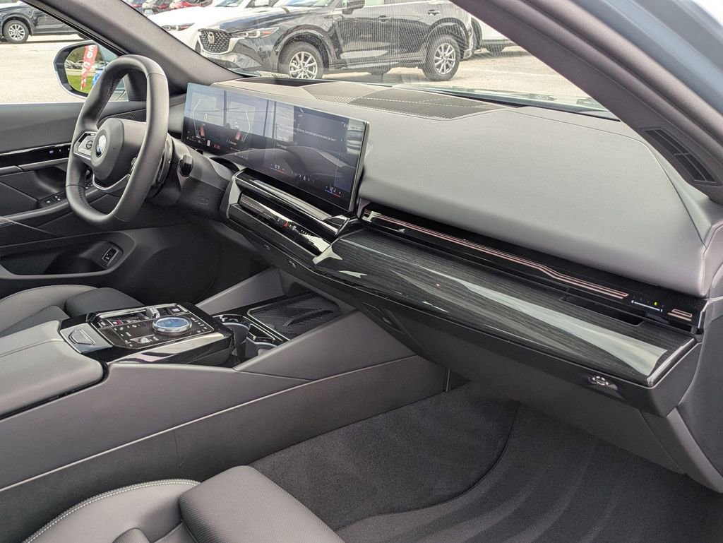 Used 2024 BMW 530i 530i w/ Premium Package image 15