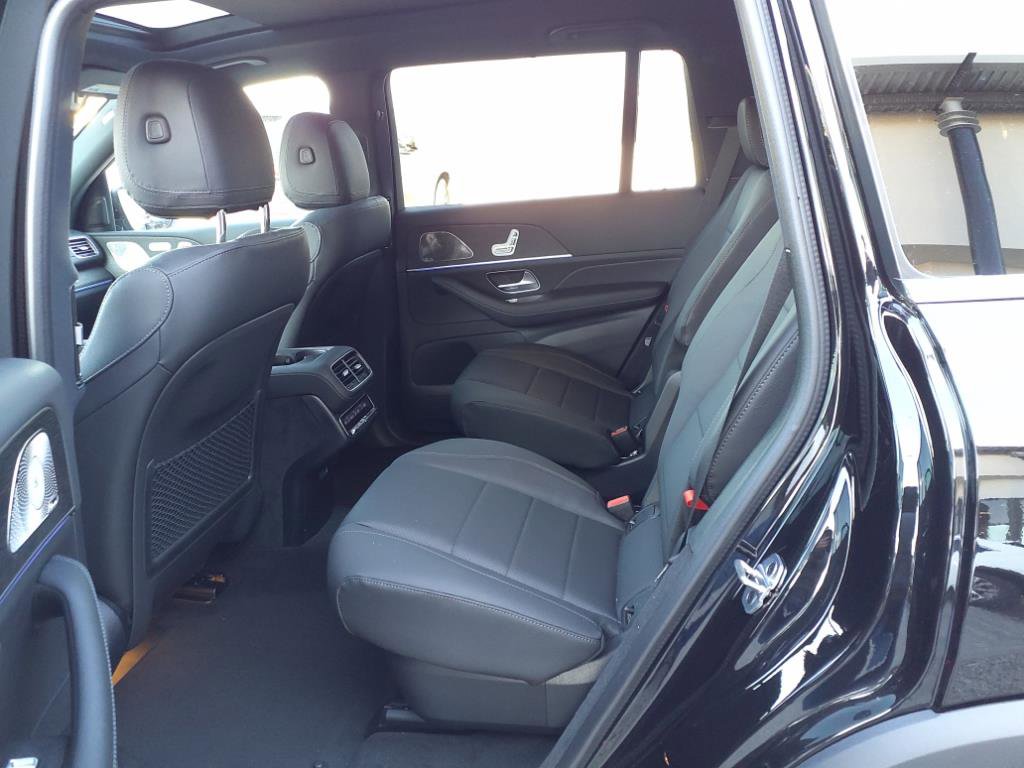 Used 2025 Mercedes-Benz GLS 450 4MATIC image 12