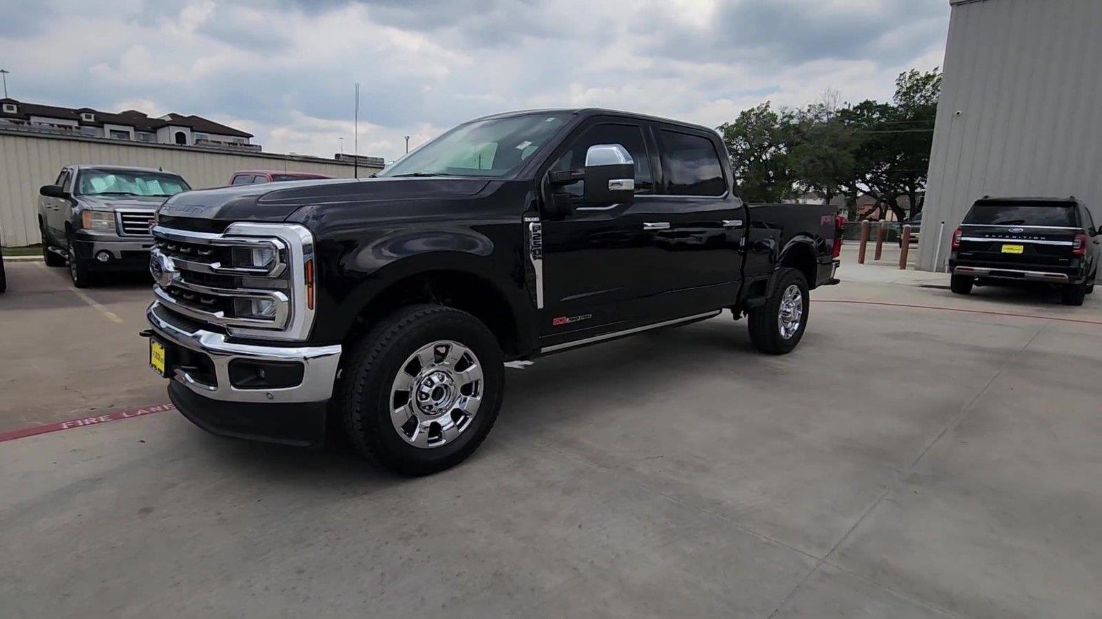 Used 2025 Ford F250 King Ranch w/ Chrome Package AWD/4WD image 6