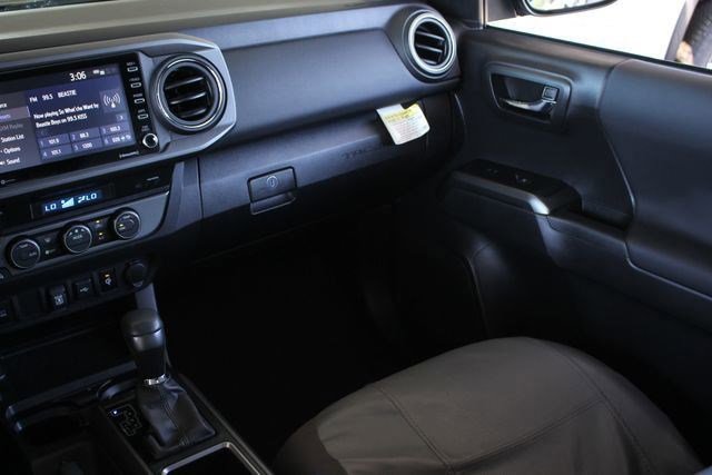 Used 2022 Toyota Tacoma 4x4 Double Cab image 30