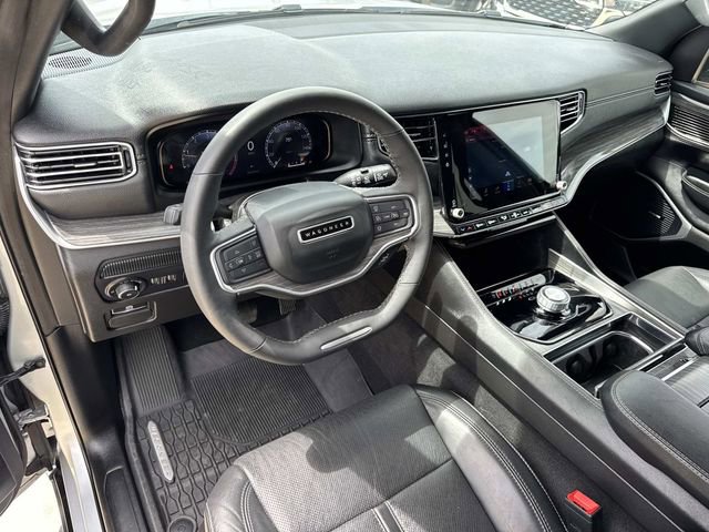 Used 2024 Jeep Wagoneer L Series II w/ Flexible Seating Group image 24