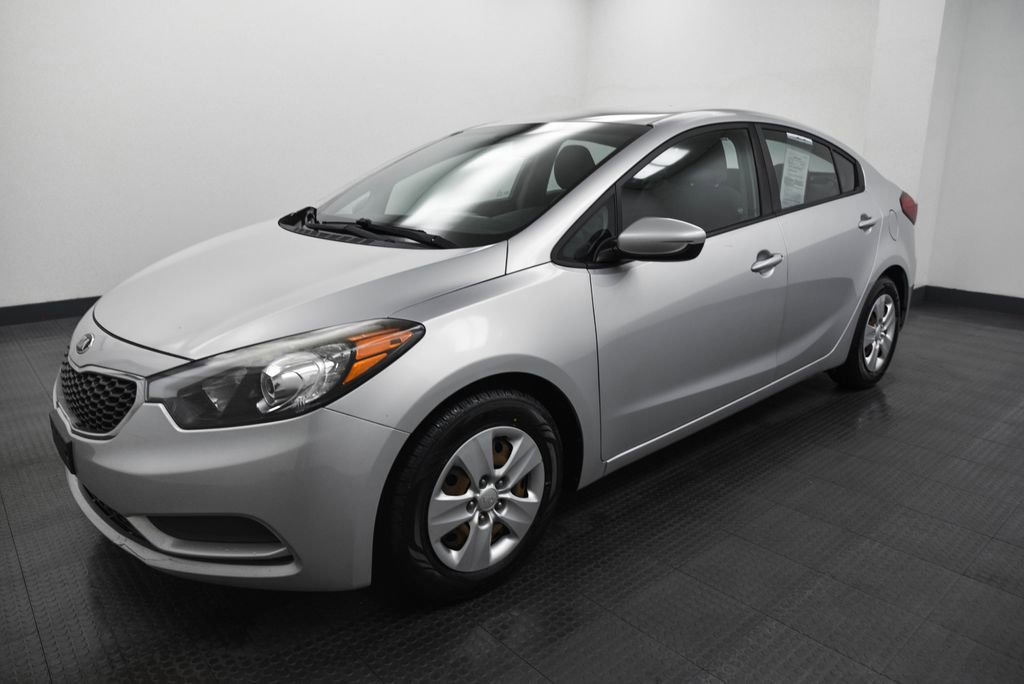 Used 2016 Kia Forte LX image 3