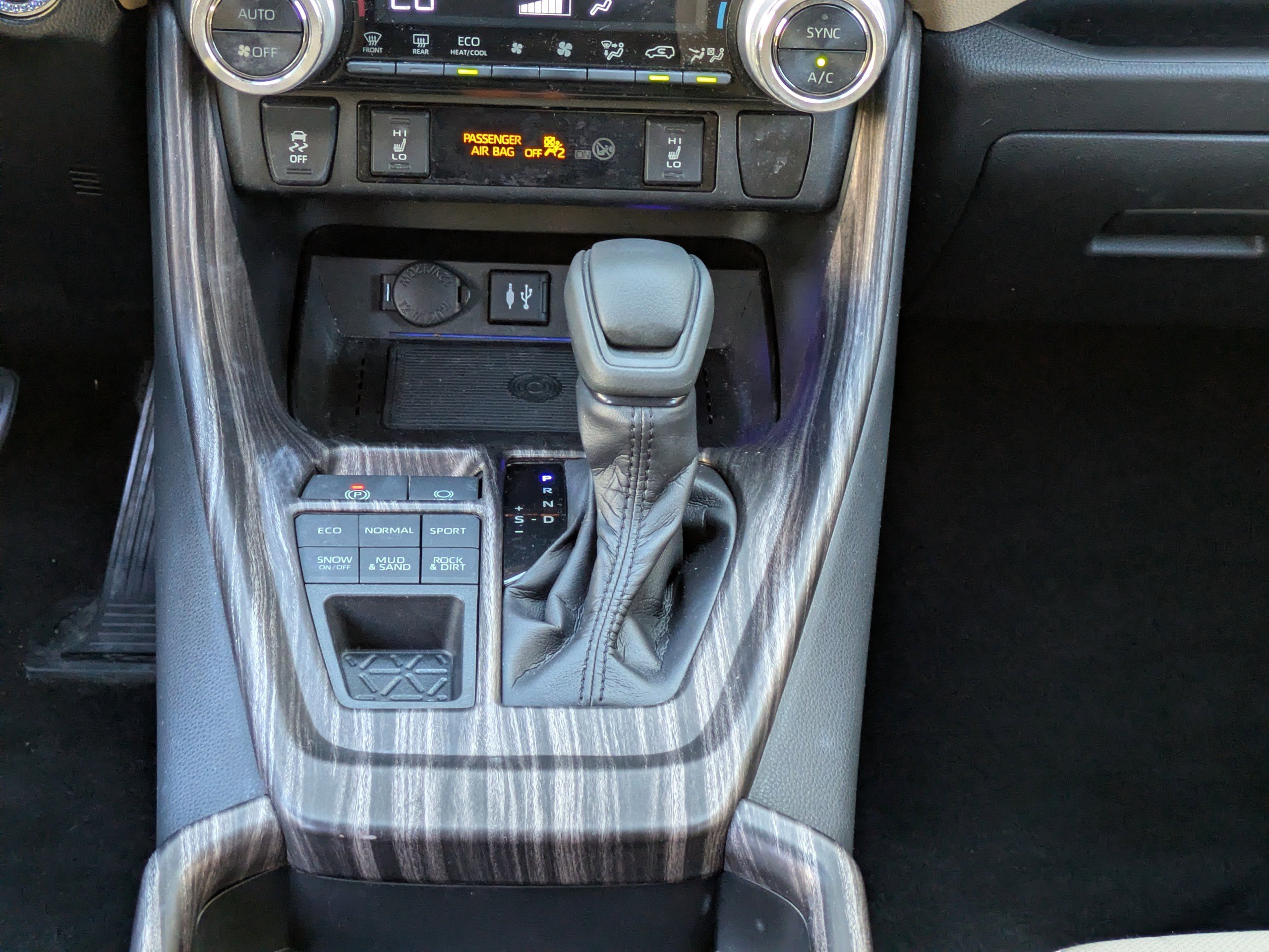 Used 2019 Toyota RAV4 XLE w/ Convenience Package image 15