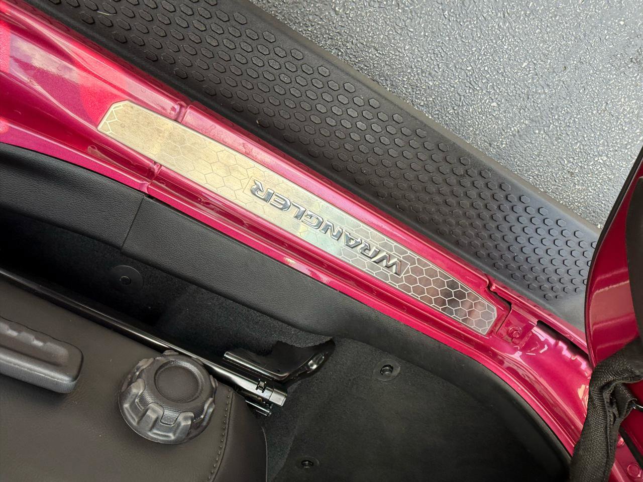 Used 2022 Jeep Wrangler Unlimited Sahara w/ Cold Weather Group image 28