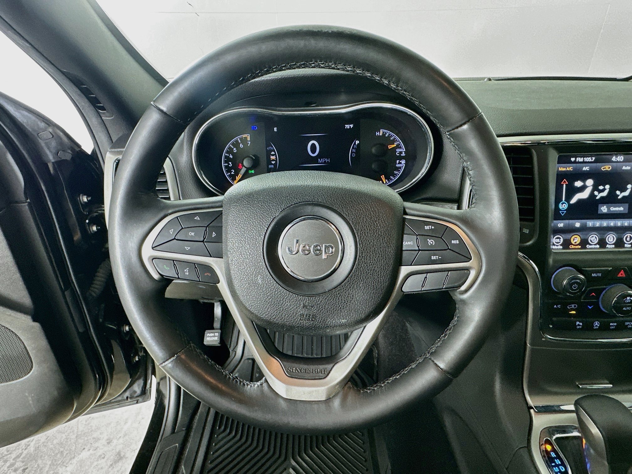 Used 2018 Jeep Grand Cherokee Altitude AWD/4WD image 11