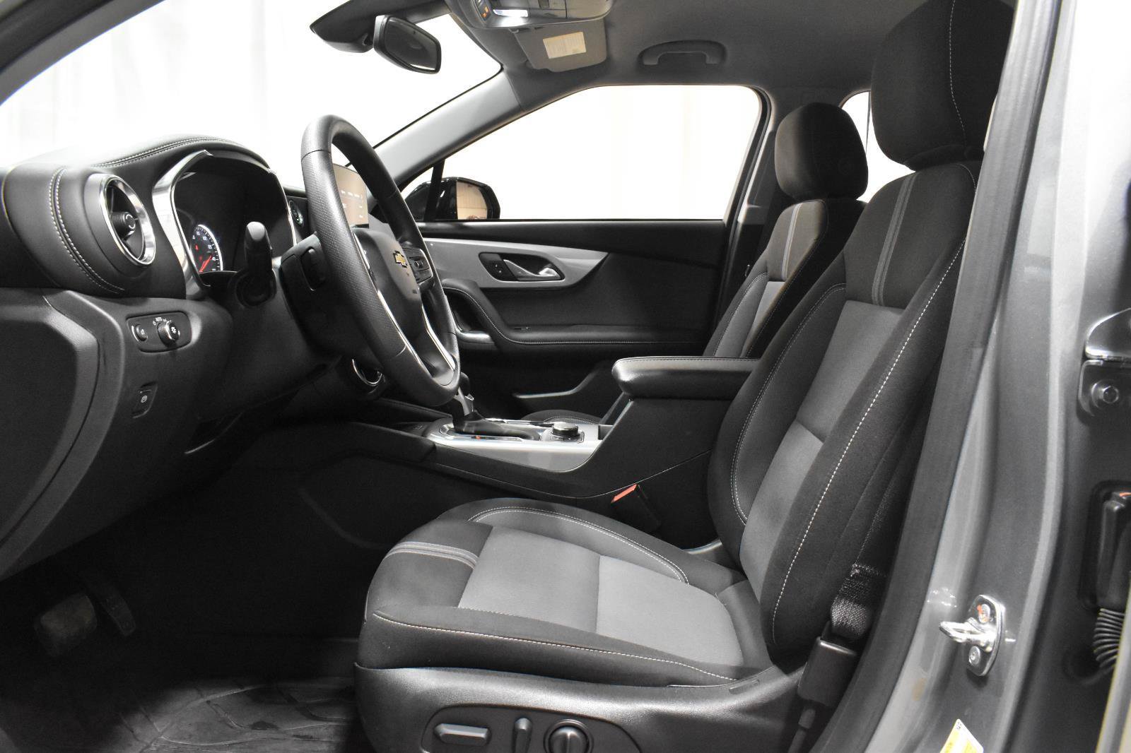 Used 2024 Chevrolet Blazer LT w/ Convenience Package FWD image 8