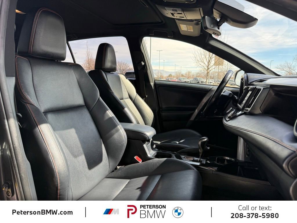Used 2018 Toyota RAV4 SE w/ Advanced Technology Package image 18