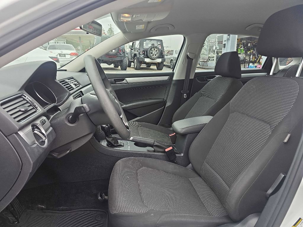 Used 2016 Volkswagen Passat 1.8T S image 10