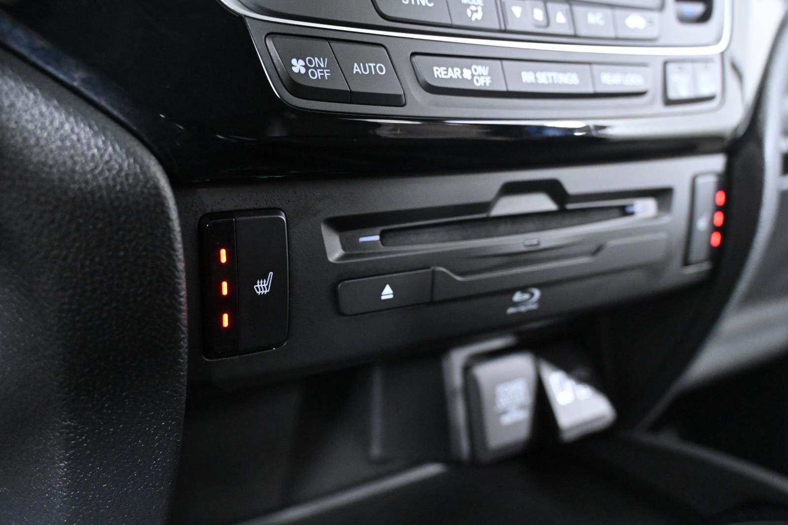 Used 2020 Honda Pilot Touring image 23