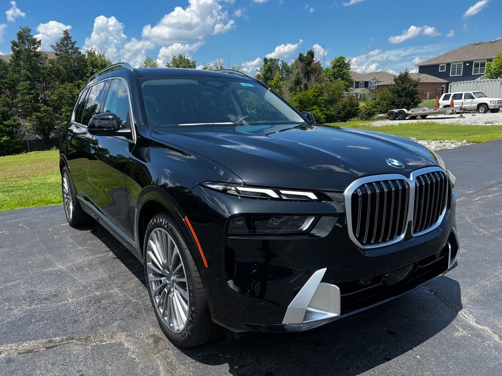 Certified 2026 BMW X7 xDrive40i w/ Executive Package image 3