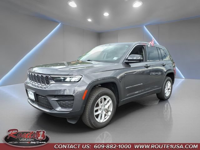 Used 2024 Jeep Grand Cherokee Laredo X AWD/4WD image 8