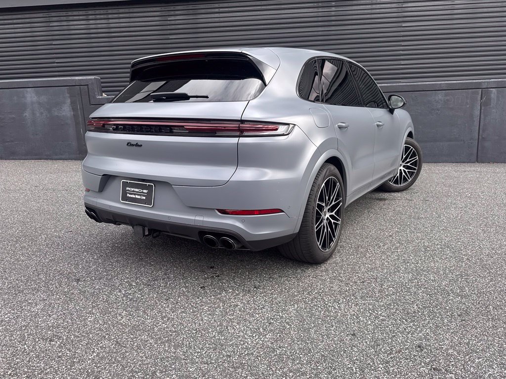 Certified 2025 Porsche Cayenne Turbo AWD/4WD image 10