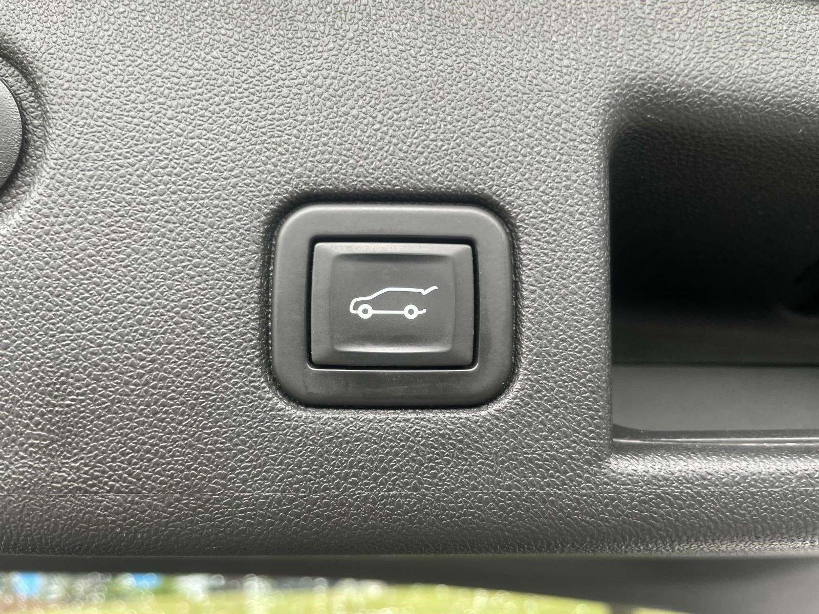 Used 2020 Chevrolet Equinox Premier FWD image 9