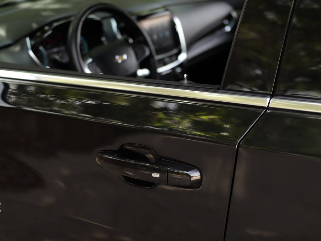 Used 2023 Chevrolet Traverse LT AWD/4WD image 39