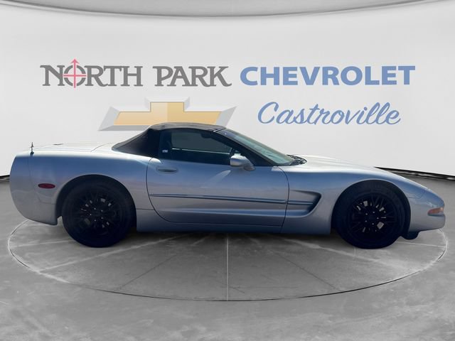 Used 2002 Chevrolet Corvette Convertible w/ Preferred Equipment Group2 RWD image 2