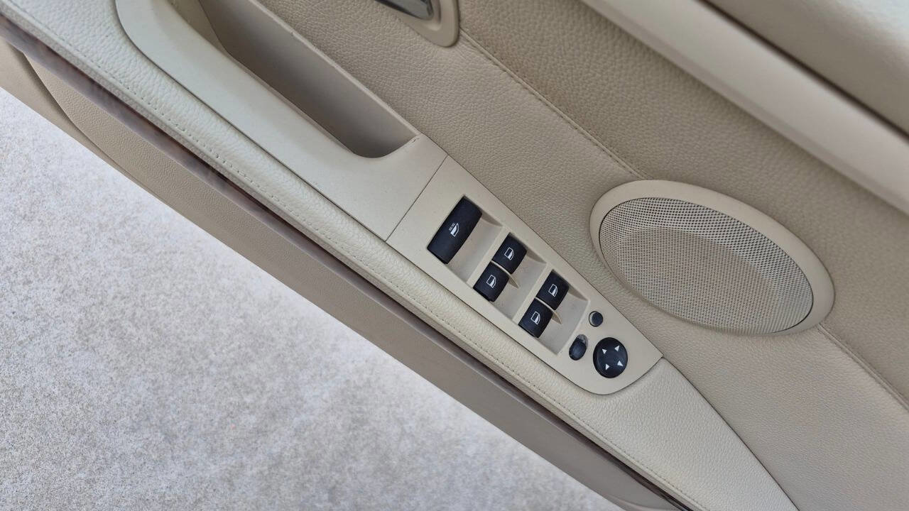 Used 2007 BMW 335i Convertible image 35