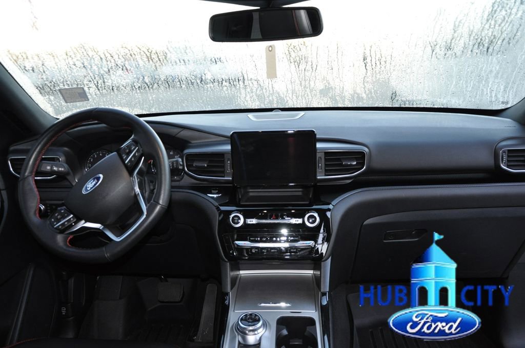Used 2023 Ford Explorer ST-Line image 18