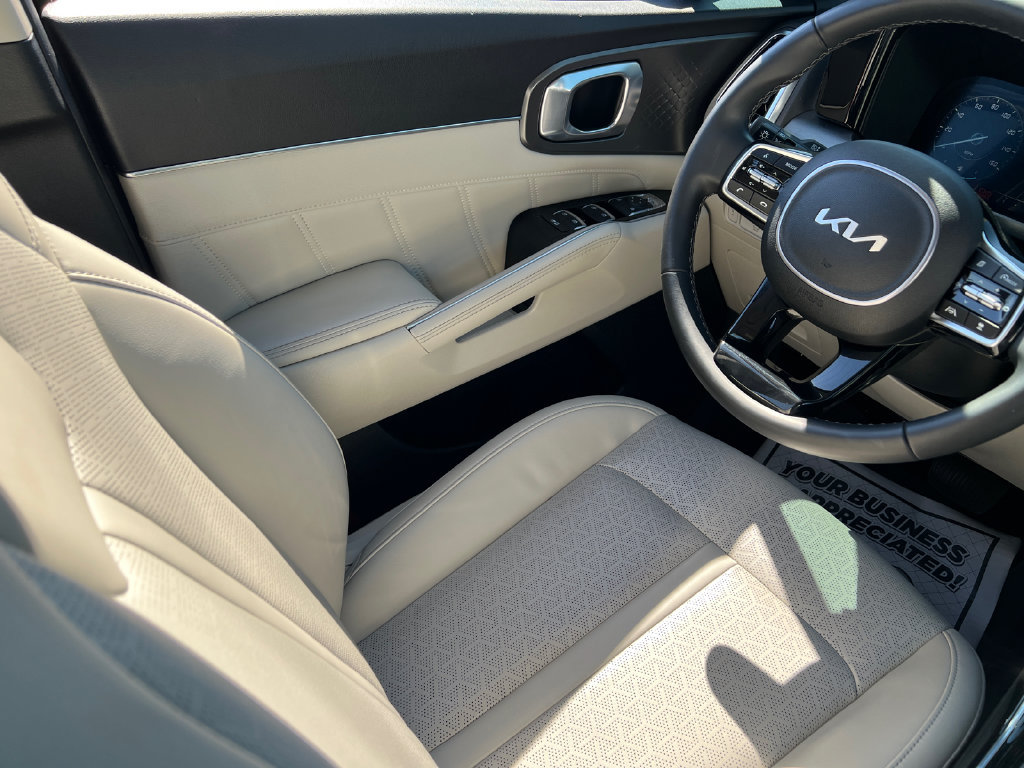 Used 2023 Kia Sorento SX AWD/4WD image 22