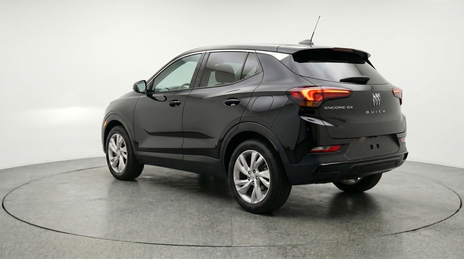 Used 2025 Buick Encore GX Preferred AWD/4WD image 6