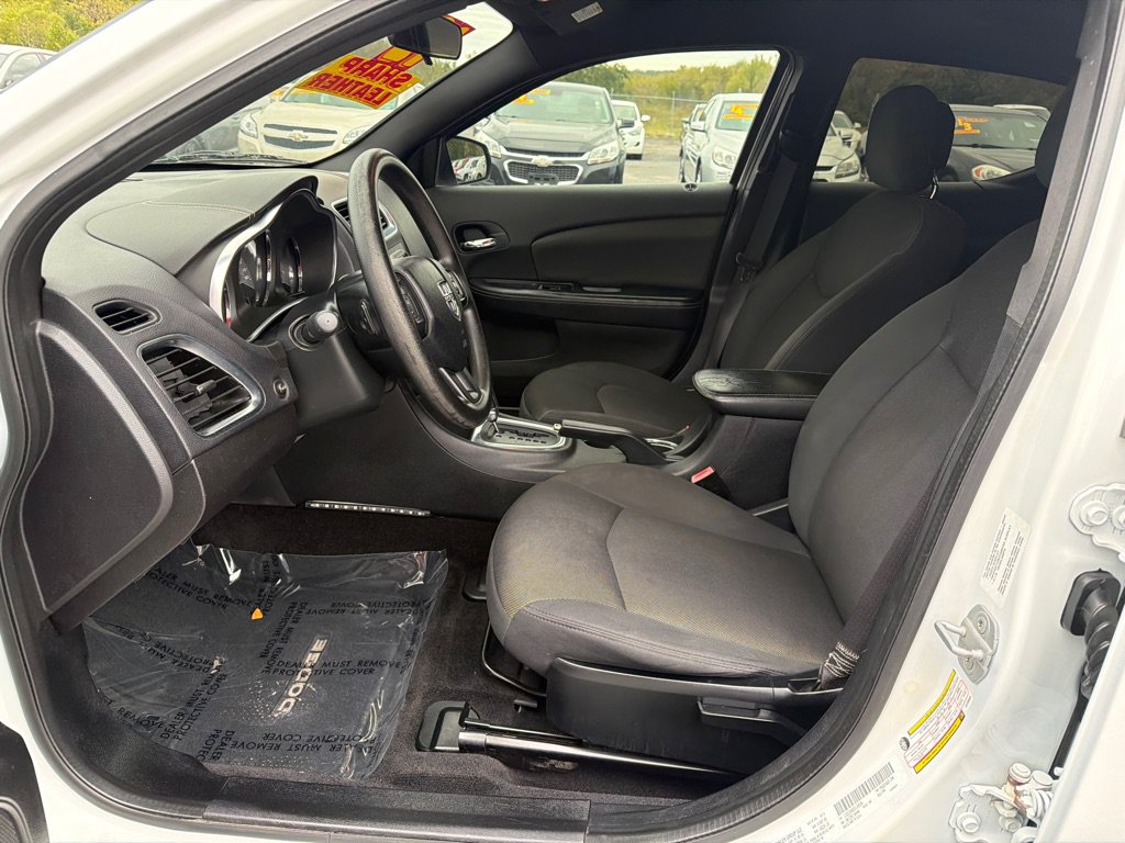 Used 2012 Dodge Avenger SE FWD image 8