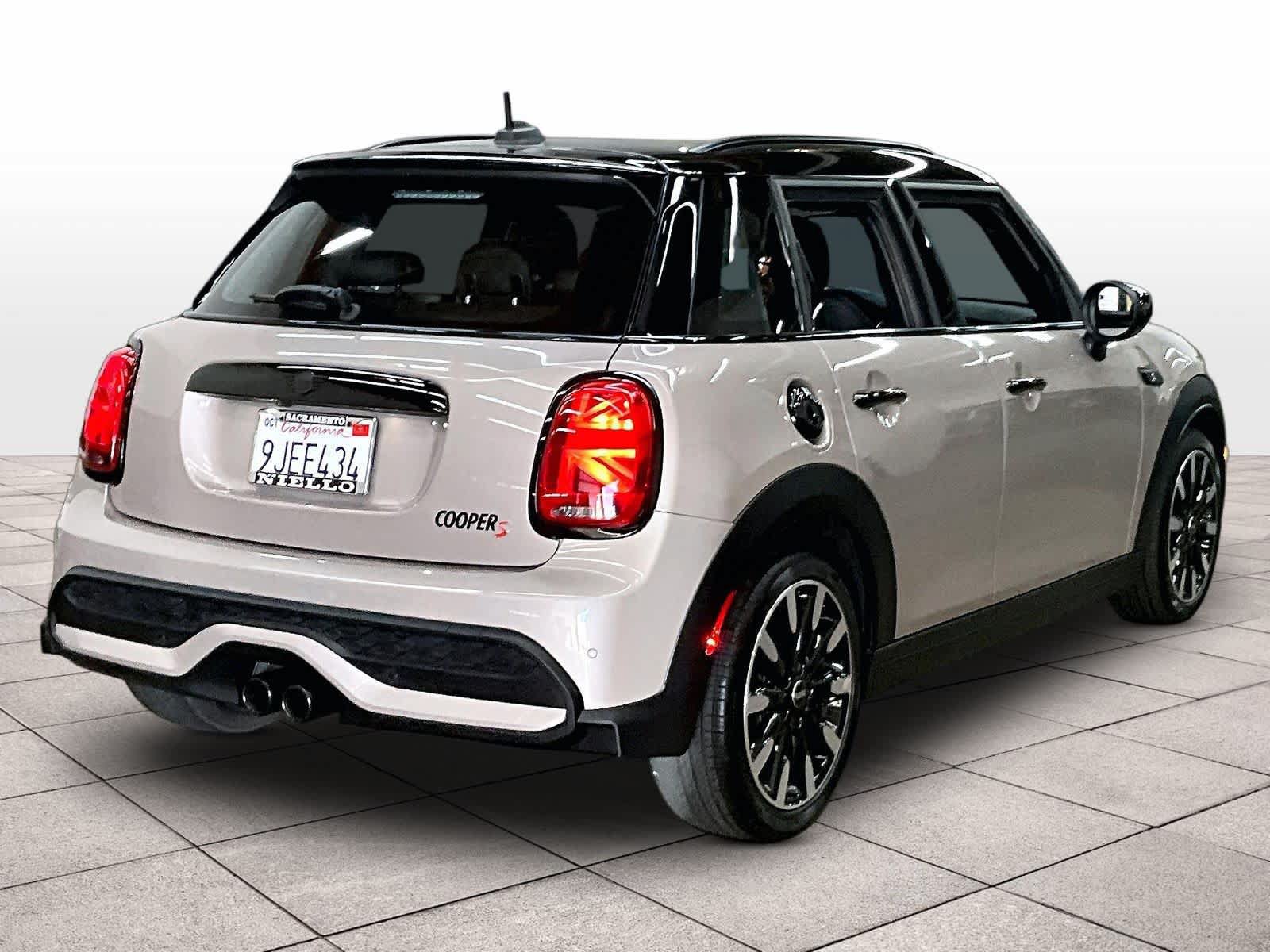 Used 2024 MINI Cooper S w/ Signature Upholstery Package FWD image 16
