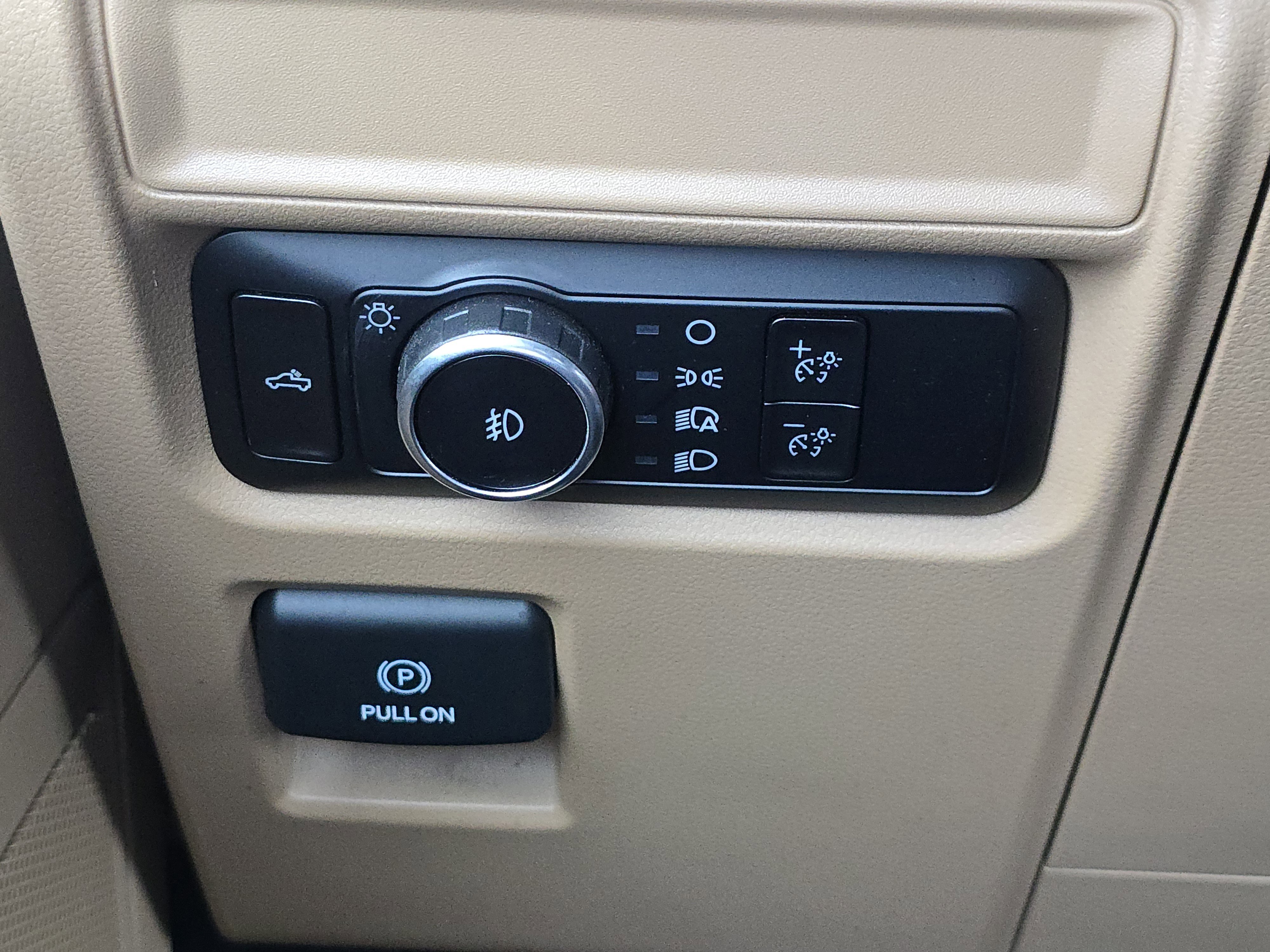 Used 2023 Ford F150 XLT image 28