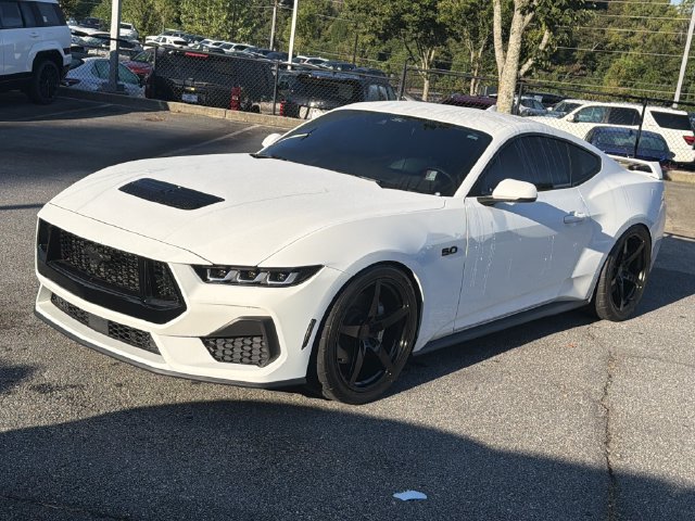 Used 2024 Ford Mustang GT Premium RWD image 3